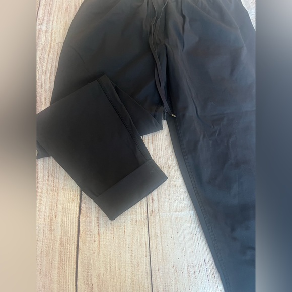 Black lululemon pants size 4 studio dance - Picture 2 of 6